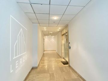 Oficina de 106 m2 en Renta con Terraza en Santa Fe. D
