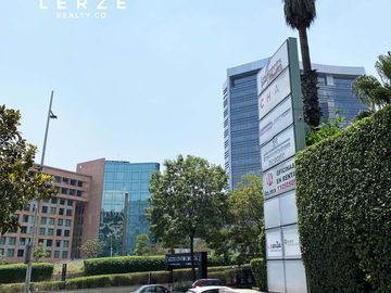 Oficina de 106 m2 en Renta con Terraza en Santa Fe. D