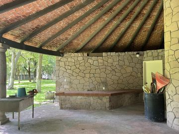 Venta Casa de Un Nivel excelente para Hotel Boutique o Asilo en Xochitepec,  Morelos