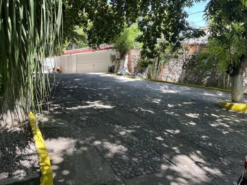 Venta Casa de Un Nivel excelente para Hotel Boutique o Asilo en Xochitepec,  Morelos