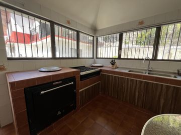 Venta Casa de Un Nivel excelente para Hotel Boutique o Asilo en Xochitepec,  Morelos