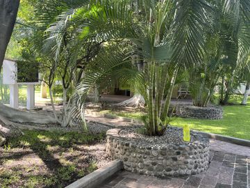 Venta Casa de Un Nivel excelente para Hotel Boutique o Asilo en Xochitepec,  Morelos