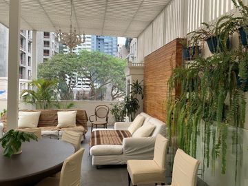 LINDA CASA EN VENTA  A UN PASO DEL PARQUE ROOSEVELT EN SAN ISIDRO