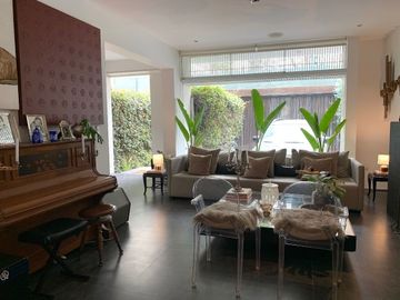 LINDA CASA EN VENTA  A UN PASO DEL PARQUE ROOSEVELT EN SAN ISIDRO