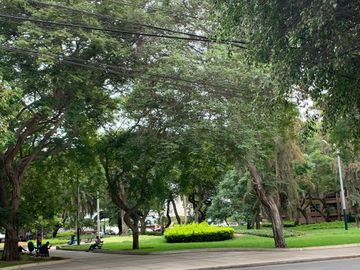 LINDA CASA EN VENTA  A UN PASO DEL PARQUE ROOSEVELT EN SAN ISIDRO