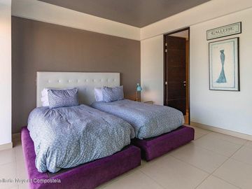 Departamento en Venta en Icon Puerto Vallarta frente a playa.