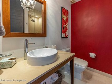 Departamento en Venta en Icon Puerto Vallarta frente a playa.