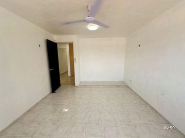 Casa de 4 recámaras sobre avenida en Francisco de Montejo