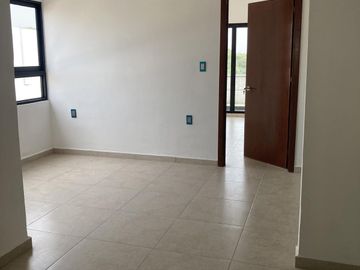 CASA EN ESQUINA FRENTE A PARQUE EN VENTA EN LOMAS DE LA RIOJA/ P. ALCALÁ