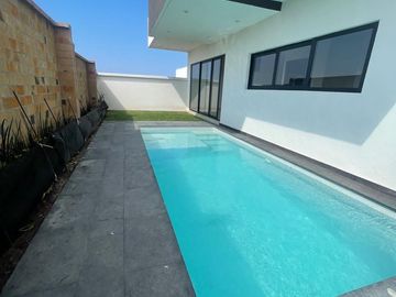 CASA CON ALBERCA EN VENTA EN PUNTA TIBURÓN LAG 8