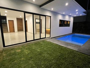 CASA CON ALBERCA EN VENTA EN PUNTA TIBURÓN LAG 8