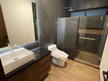 CASA CON ALBERCA EN VENTA EN PUNTA TIBURÓN LAG 8