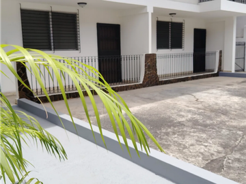 VIA BRASIL / CASA DE DOS NIVELES / RESIDENCIAL O COMERCIAL / 800M