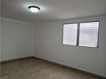 VIA BRASIL / CASA DE DOS NIVELES / RESIDENCIAL O COMERCIAL / 800M