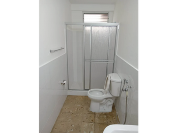 VIA BRASIL / CASA DE DOS NIVELES / RESIDENCIAL O COMERCIAL / 800M