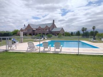 CASA EN VENTA BARRIO PRIVADO LA VACHERIE C GOLF