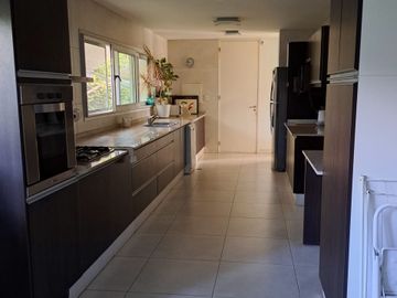 CASA EN VENTA BARRIO PRIVADO LA VACHERIE C GOLF