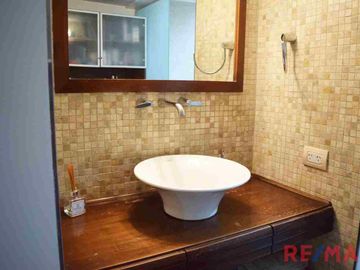 VENTA PISO DE 5 AMBIENTES C/COCHERA - AVELLANEDA