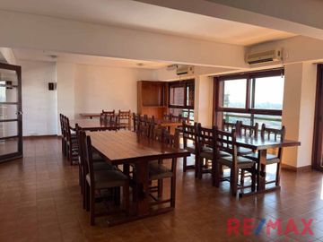 VENTA PISO DE 5 AMBIENTES C/COCHERA - AVELLANEDA