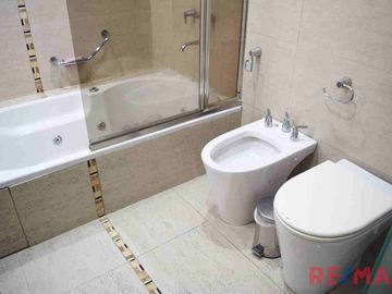 VENTA PISO DE 5 AMBIENTES C/COCHERA - AVELLANEDA