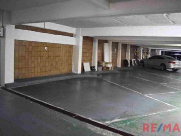 VENTA PISO DE 5 AMBIENTES C/COCHERA - AVELLANEDA