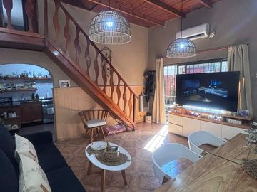Departamento Tipo Casa en venta en Lanus Este