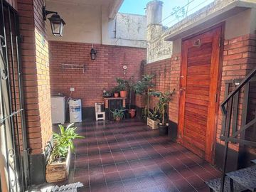 Departamento Tipo Casa en venta en Lanus Este