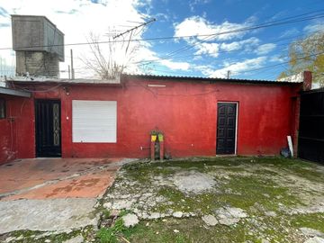 VENTA CASA CON COCHERA QUILMES OESTE OPORTUNIDAD