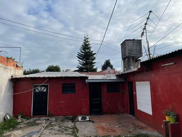 VENTA CASA CON COCHERA QUILMES OESTE OPORTUNIDAD