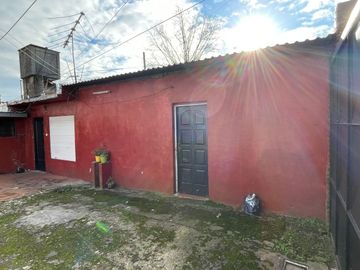 VENTA LOTE CON CONSTRUCCION A RECICLAR OPORTUNIDAD