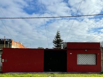 VENTA LOTE CON CONSTRUCCION A RECICLAR OPORTUNIDAD