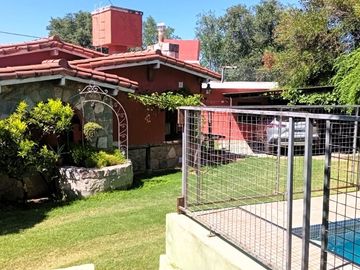 VENTA CASA Y DEPARTAMENTO CON PILETA LA FALDA