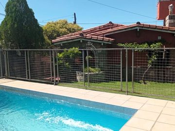 VENTA CASA Y DEPARTAMENTO CON PILETA LA FALDA