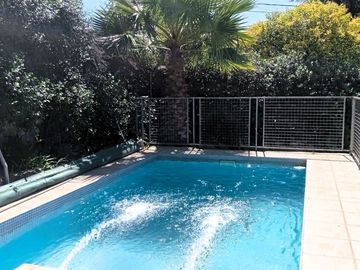 VENTA CASA Y DEPARTAMENTO CON PILETA LA FALDA