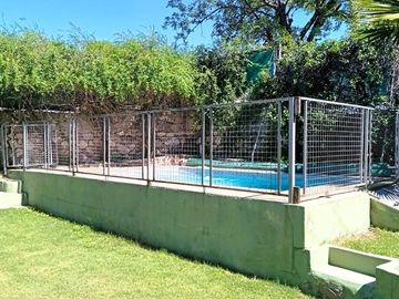 VENTA CASA Y DEPARTAMENTO CON PILETA LA FALDA
