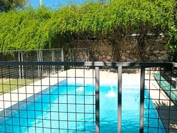 VENTA CASA Y DEPARTAMENTO CON PILETA LA FALDA