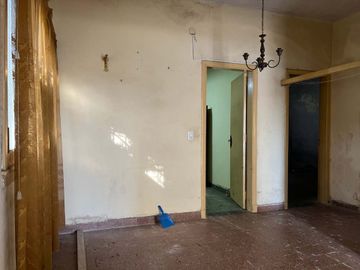 CASA VENTA A REFACCIONAR FLORENCIO VARELA