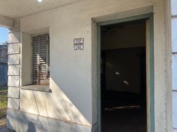 CASA VENTA A REFACCIONAR FLORENCIO VARELA