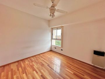 Venta Departamento, San Isidro -  con Cochera