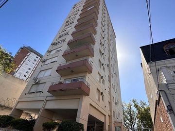 Venta Departamento, San Isidro -  con Cochera
