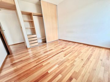 Venta Departamento, San Isidro -  con Cochera
