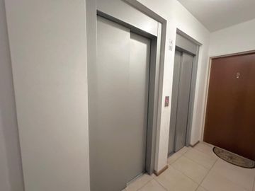 Venta Departamento, San Isidro -  con Cochera