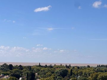 Venta Departamento, San Isidro -  con Cochera