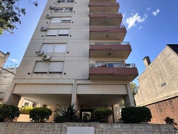 Venta Departamento, San Isidro -  con Cochera
