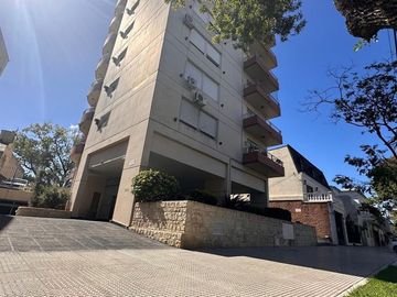 Venta Departamento, San Isidro -  con Cochera