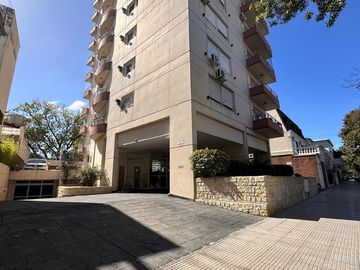 Venta Departamento, San Isidro -  con Cochera