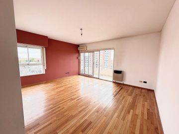 Venta Departamento, San Isidro -  con Cochera