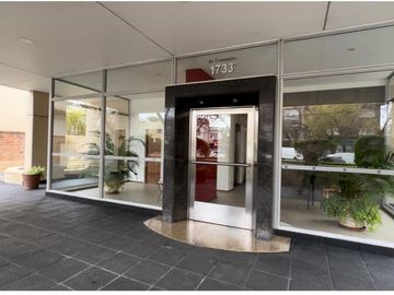 Venta Departamento, San Isidro -  con Cochera