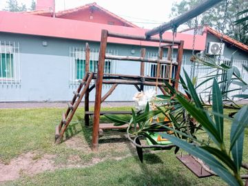 VENTA CASA QUINTA 5 AMBIENTES MERLO  PILETA