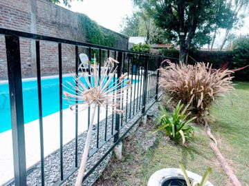 VENTA CASA QUINTA 5 AMBIENTES MERLO  PILETA